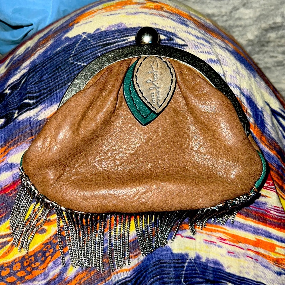 Fossil clutch brown with leaves and chain fringe